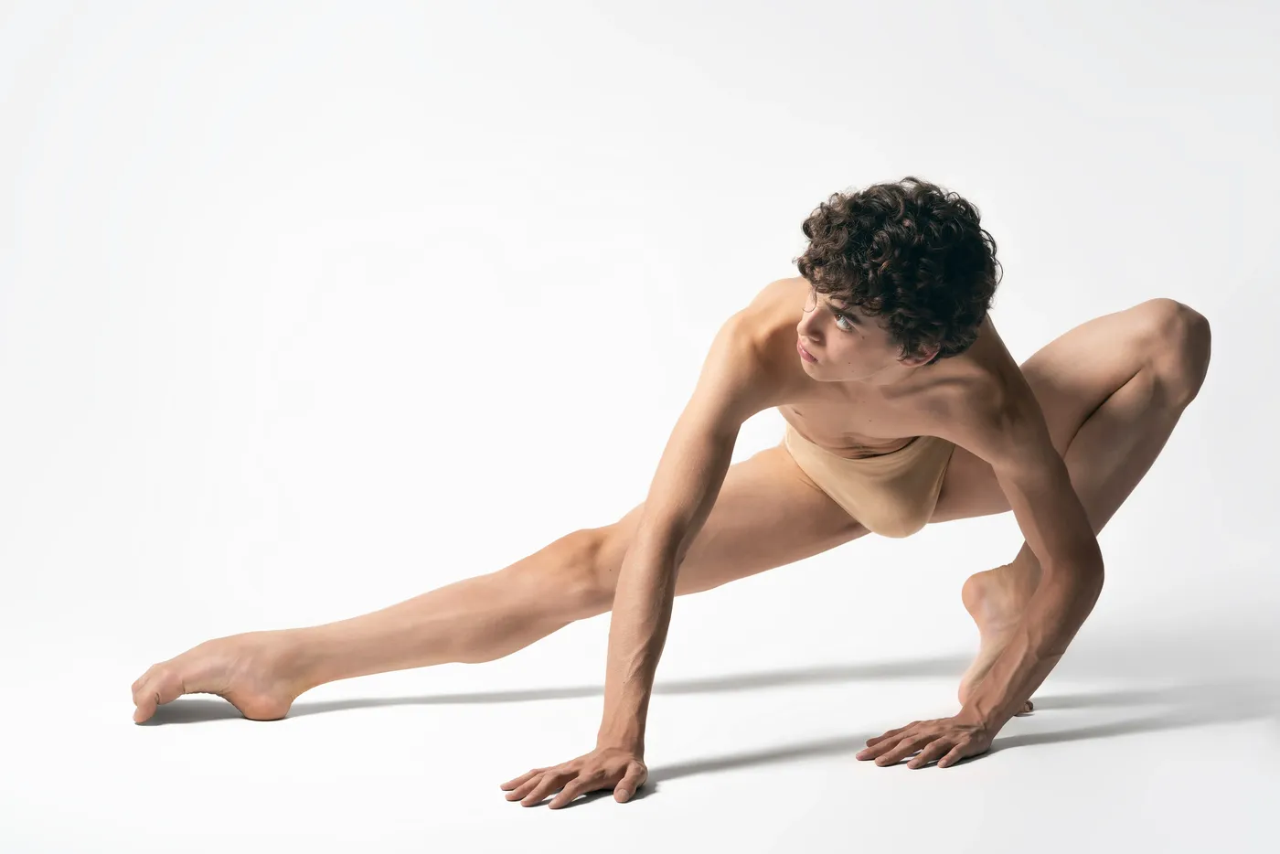 Male Pose Reference reference photo for figure drawing