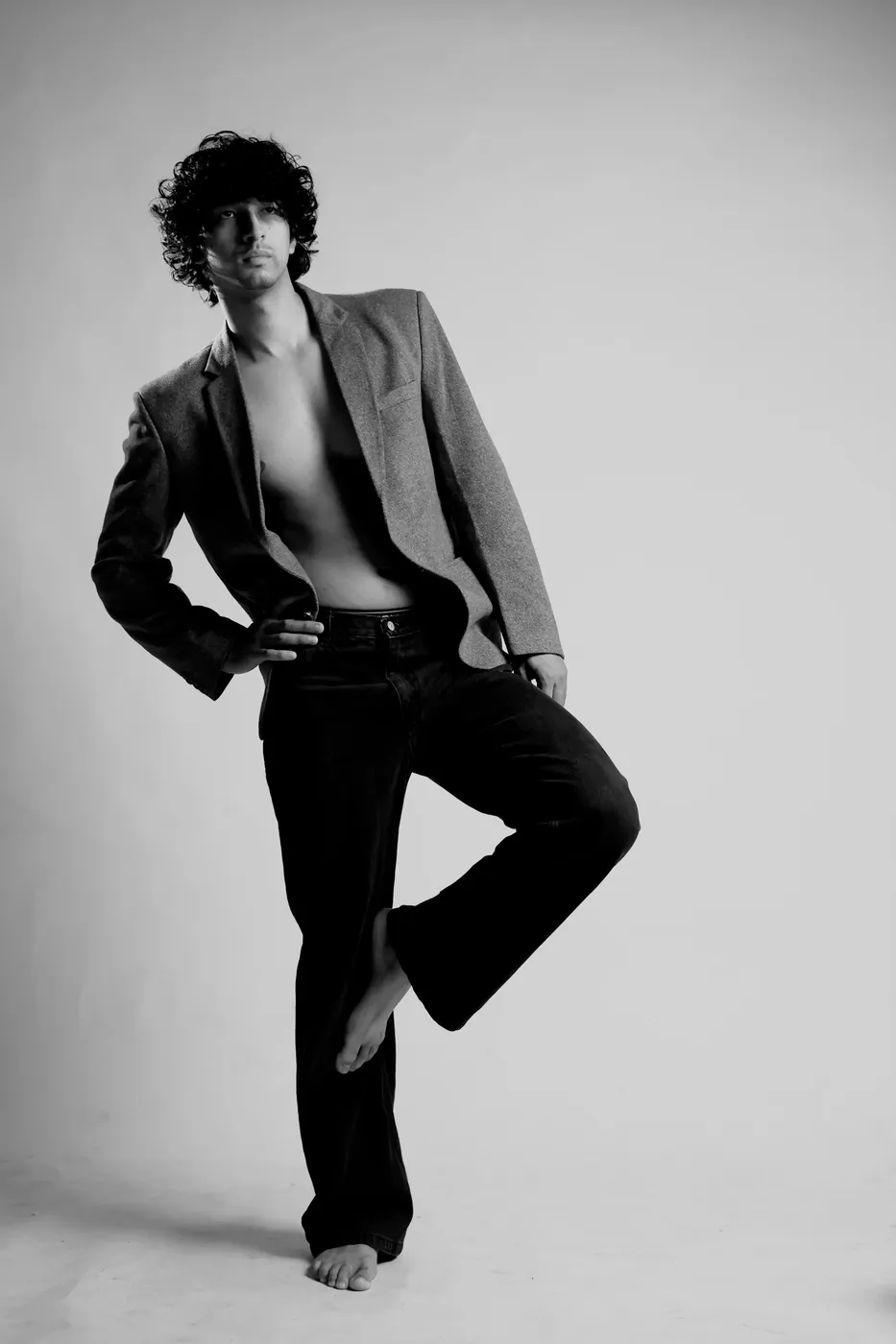 Male Pose Reference reference photo for figure drawing